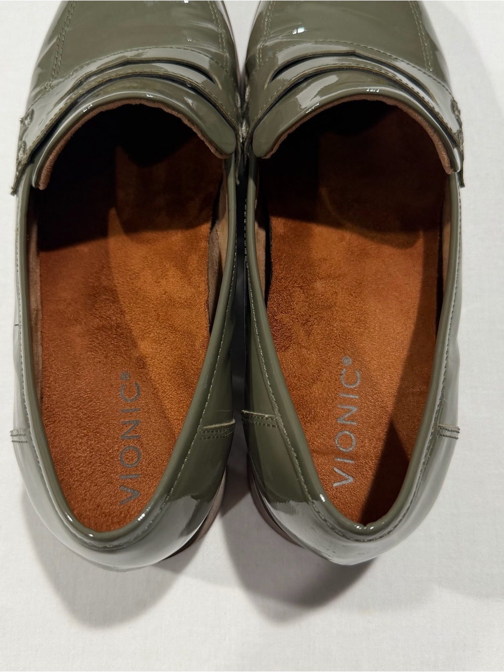 Vionic Cheryl Loafers Olive Green Patent Leather Womens Size 10 Slip On Lug Sole - Picture 5 of 10